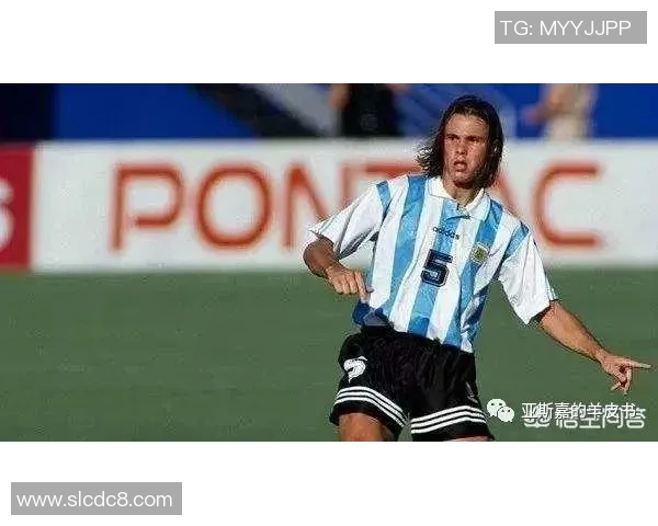 全球十大顶级锋卫足球球星盘点：技术、速度与破门能力的完美结合