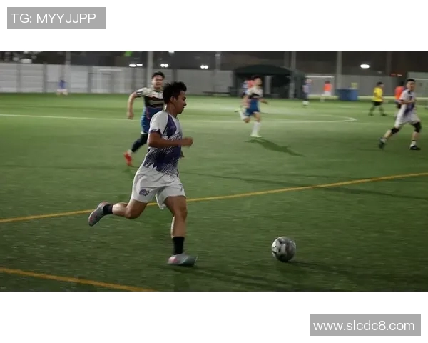 7月27日足球球星生日:盘点这一日期出生的传奇人物与精彩瞬间 7月27日足球球星生日:盘点这一日期出生的传奇人物与精彩瞬间